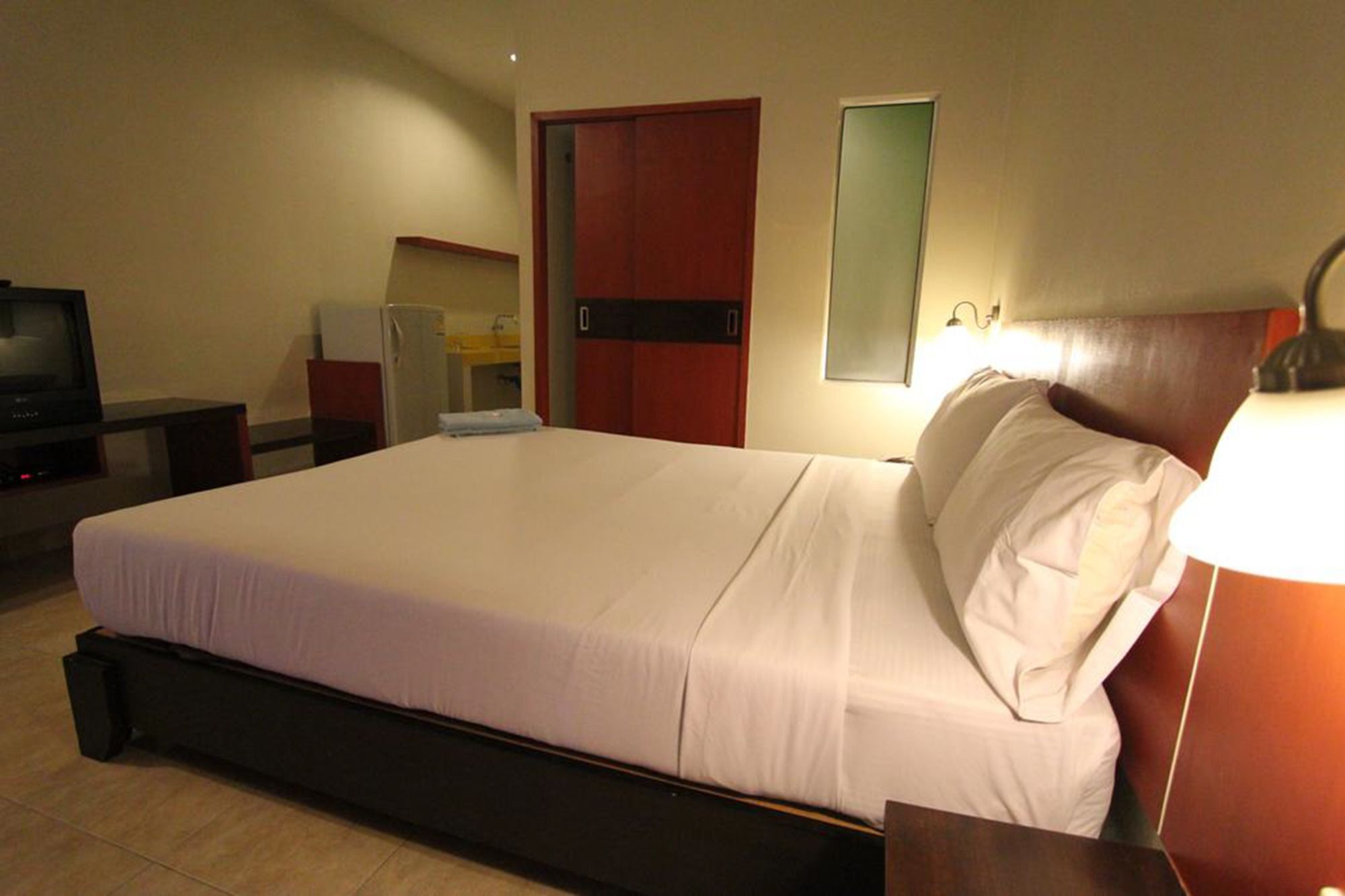 Paradise Resort Ban Nong Pla Lai Экстерьер фото